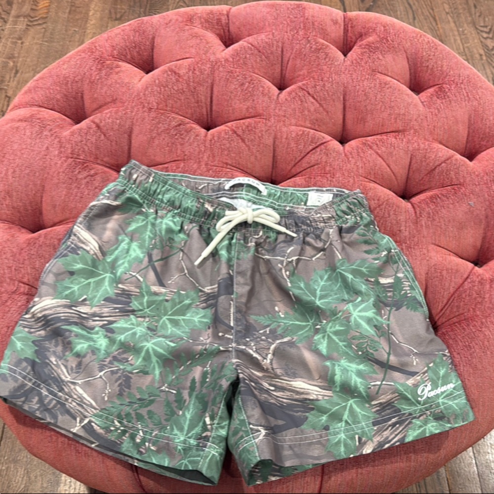 Camouflage Leaf Print Shorts